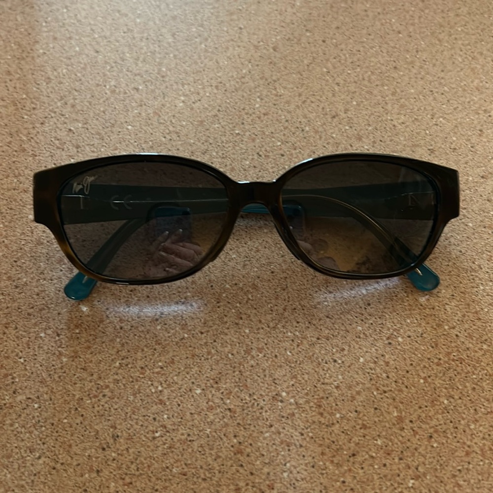 Women’s Maui Jim’s sunglasses